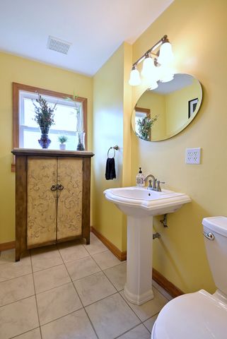 1495 E ALGONQUIN Road, Des Plaines, IL 60016