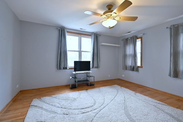 1495 E ALGONQUIN Road, Des Plaines, IL 60016