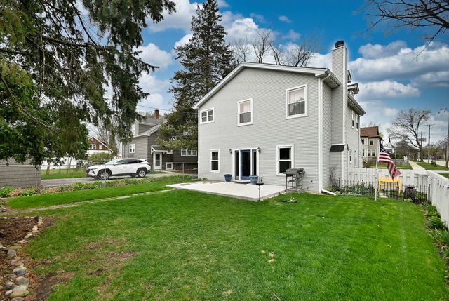 1495 E ALGONQUIN Road, Des Plaines, IL 60016