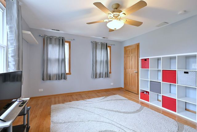 1495 E ALGONQUIN Road, Des Plaines, IL 60016