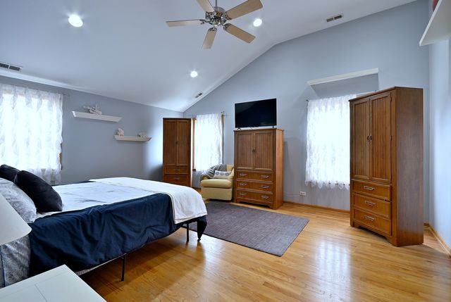 1495 E ALGONQUIN Road, Des Plaines, IL 60016