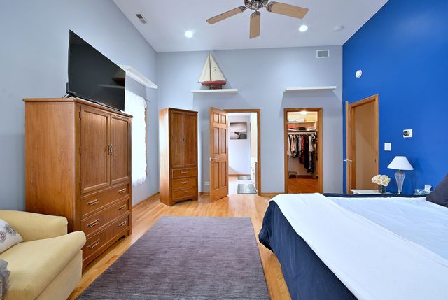 1495 E ALGONQUIN Road, Des Plaines, IL 60016