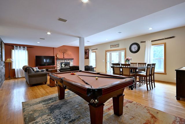 1495 E ALGONQUIN Road, Des Plaines, IL 60016