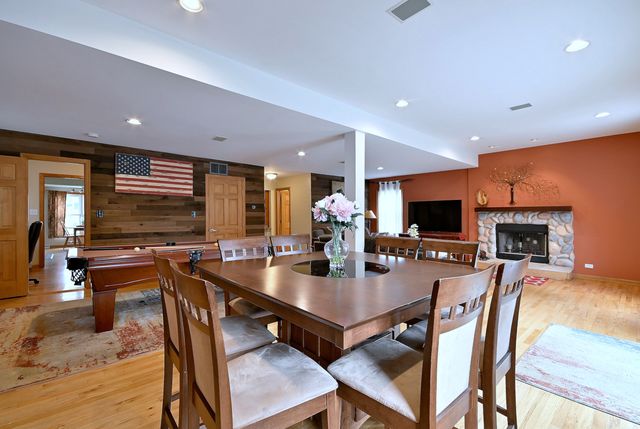 1495 E ALGONQUIN Road, Des Plaines, IL 60016