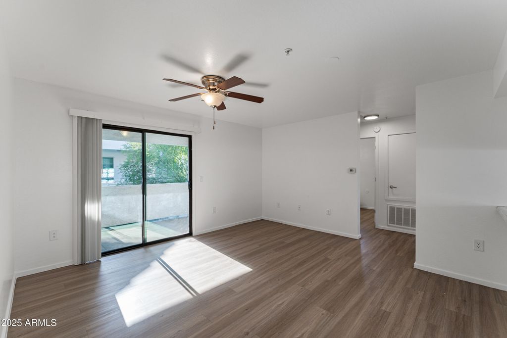 3065 N 67th Avenue Apt 221, Phoenix, AZ 85033