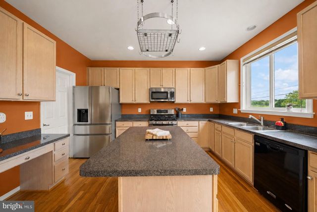 16 LITTEN CT, Berryville, VA 22611