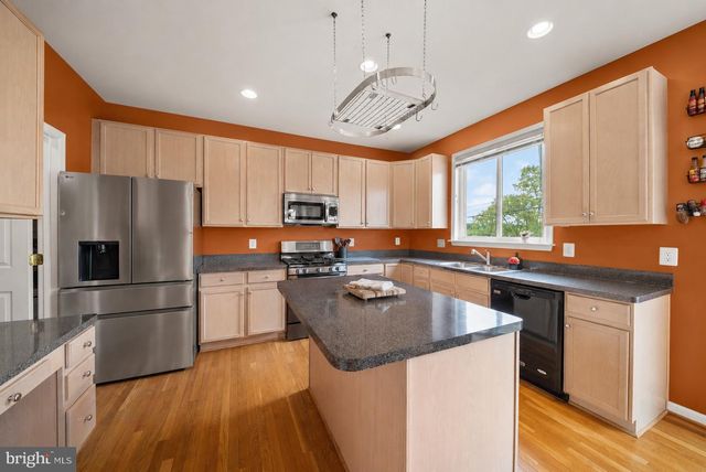 16 LITTEN CT, Berryville, VA 22611