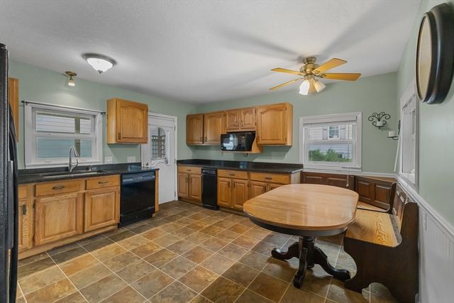 236 South, Warren, MA 01083