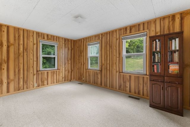 236 South, Warren, MA 01083