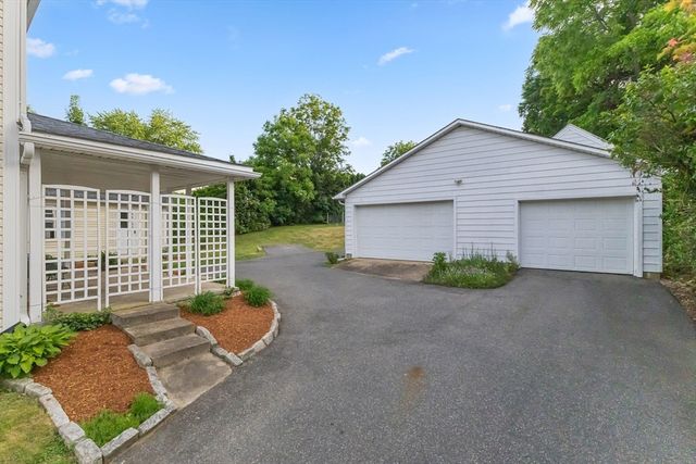 236 South, Warren, MA 01083