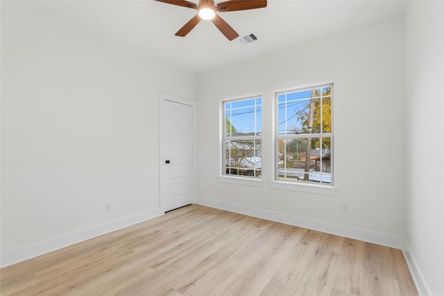 317 S 3rd Street, La Porte, TX 77571