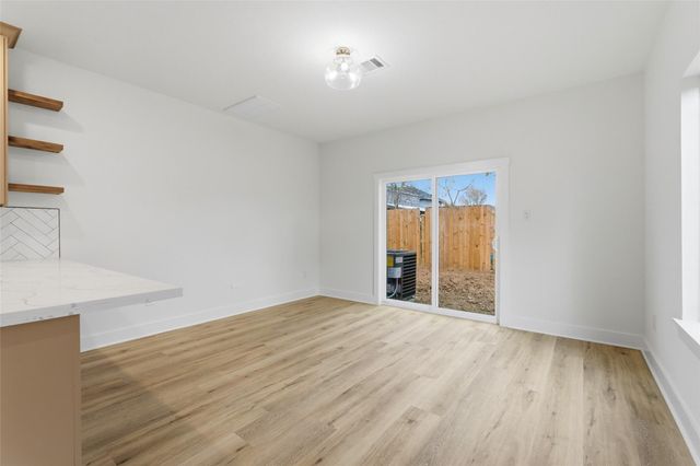 317 S 3rd Street, La Porte, TX 77571