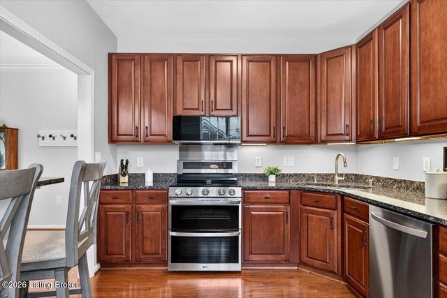 1411 Amberlin Ln, Louisville, KY 40245