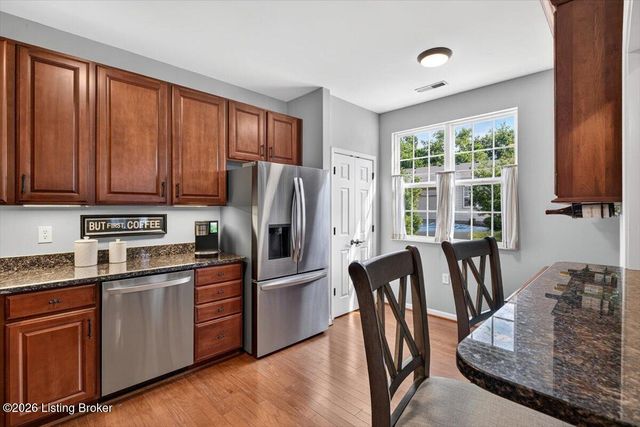 1411 Amberlin Ln, Louisville, KY 40245