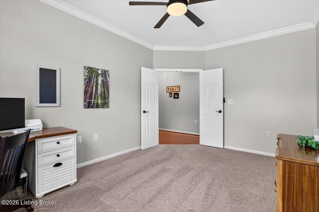 1411 Amberlin Ln, Louisville, KY 40245