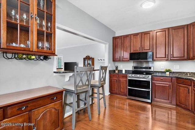 1411 Amberlin Ln, Louisville, KY 40245