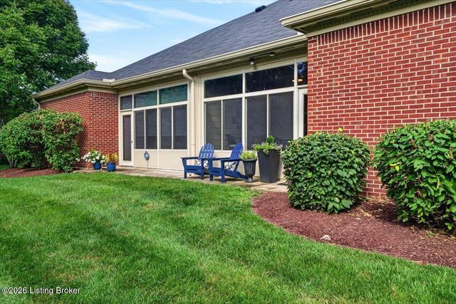 1411 Amberlin Ln, Louisville, KY 40245