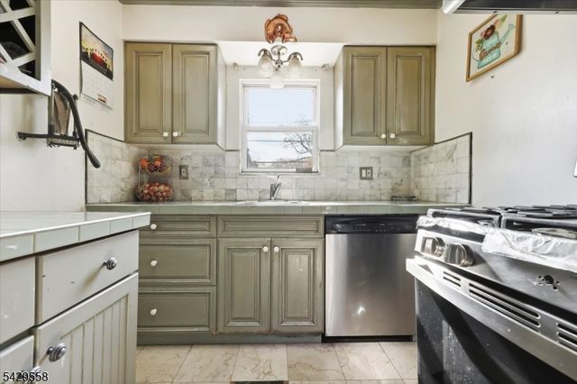 409 Tryon Ave, Englewood City, NJ 07631