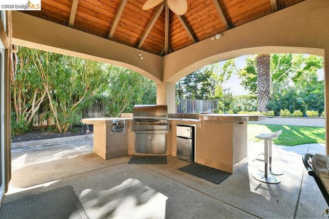 565 Mcintosh Ter, Brentwood, CA 94513