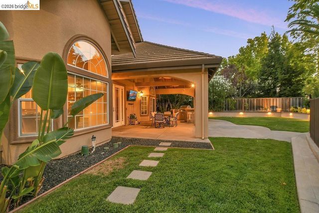 565 Mcintosh Ter, Brentwood, CA 94513