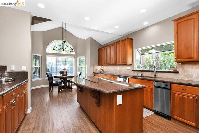 565 Mcintosh Ter, Brentwood, CA 94513