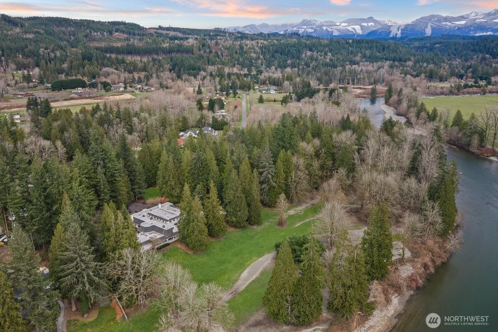 35525 SE 49th Street, Fall City, WA 98024