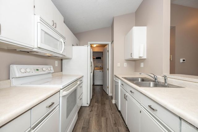 5984 Meadowcreek Drive, Miami Twp, OH 45150
