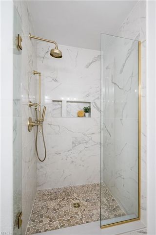 909 Royal Cove WAY, Virginia Beach, VA 23454