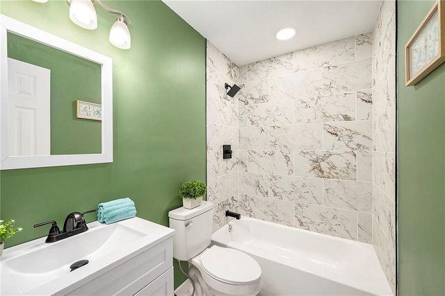 722 S Central Street, Olathe, KS 66061