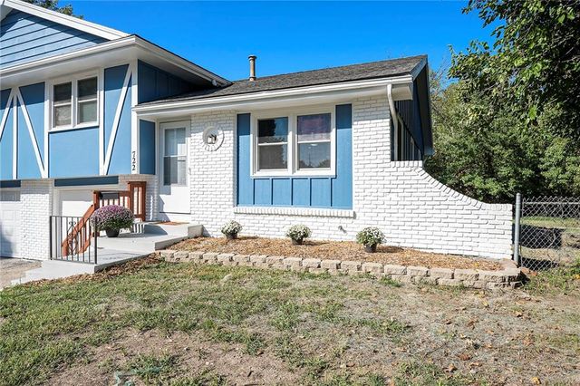 722 S Central Street, Olathe, KS 66061