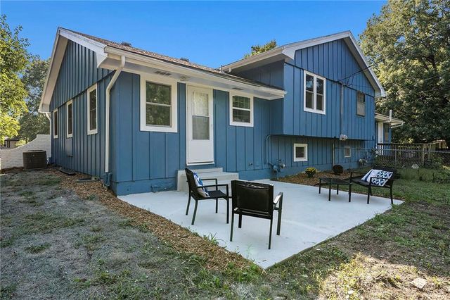 722 S Central Street, Olathe, KS 66061