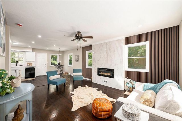 722 S Central Street, Olathe, KS 66061