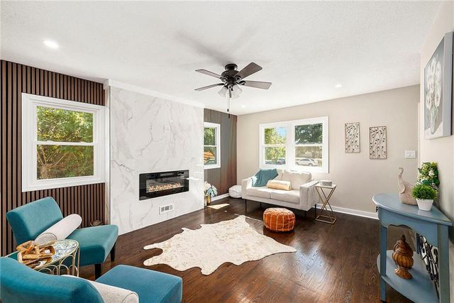 722 S Central Street, Olathe, KS 66061