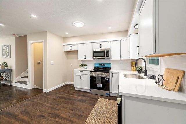 722 S Central Street, Olathe, KS 66061