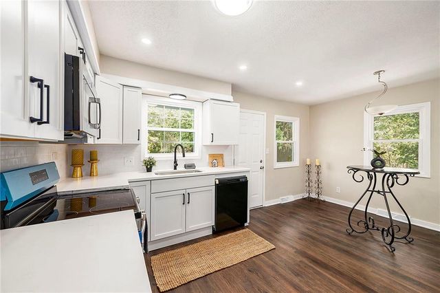 722 S Central Street, Olathe, KS 66061