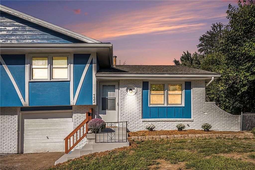 722 S Central Street, Olathe, KS 66061