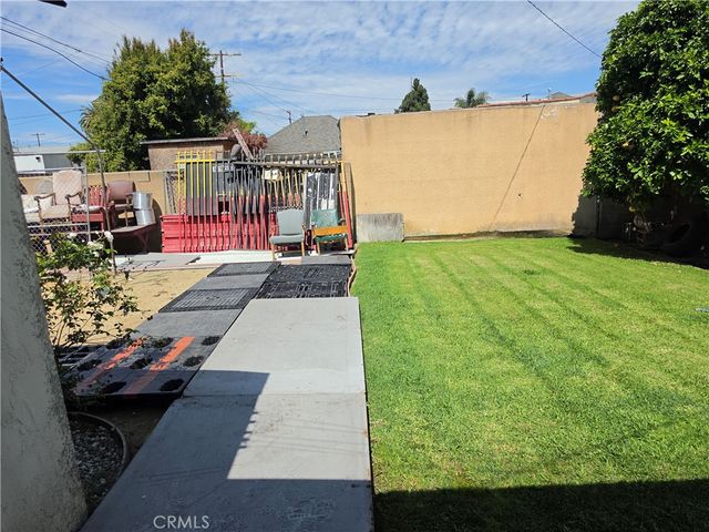 8927 S Denker Avenue, Los Angeles, CA 90047
