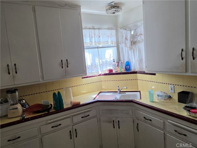 8927 S Denker Avenue, Los Angeles, CA 90047