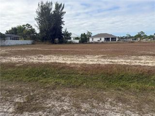 2020 NW 25th PL, Cape Coral, FL 33993