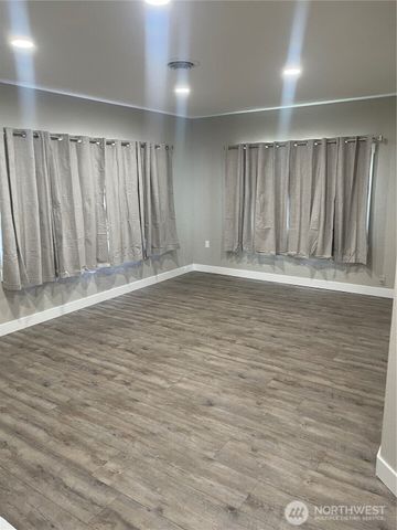 308 & 310 N 12th Avenue, Pasco, WA 99301