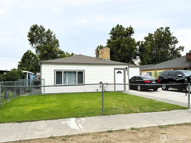 308 & 310 N 12th Avenue, Pasco, WA 99301