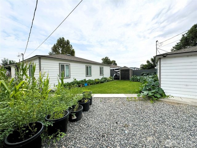 308 & 310 N 12th Avenue, Pasco, WA 99301