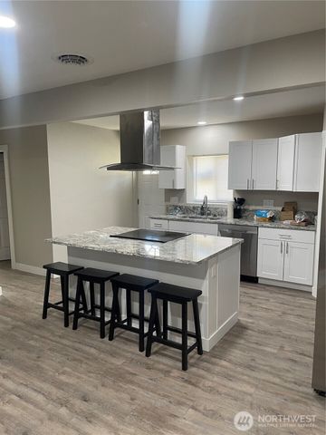 308 & 310 N 12th Avenue, Pasco, WA 99301