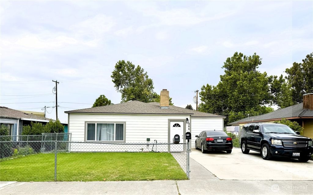 308 & 310 N 12th Avenue, Pasco, WA 99301
