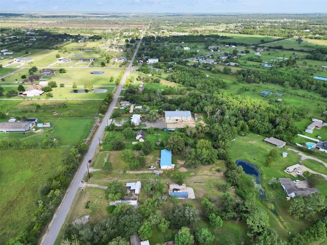 7823 Highland Road, Santa Fe, TX 77517