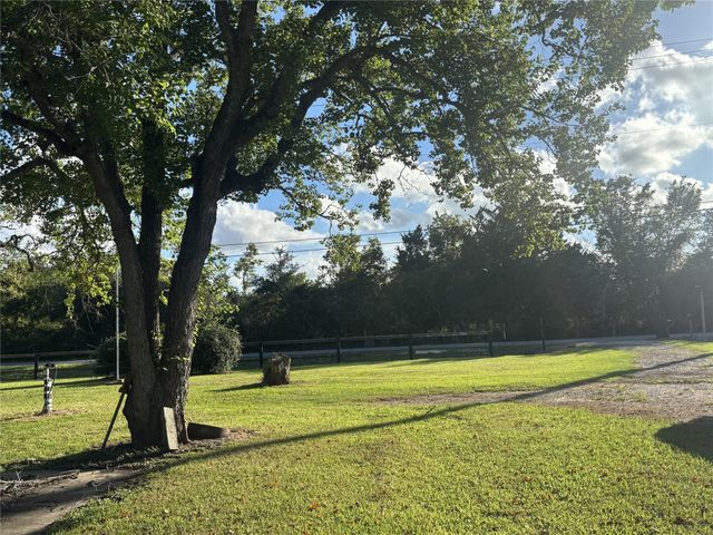7823 Highland Road, Santa Fe, TX 77517