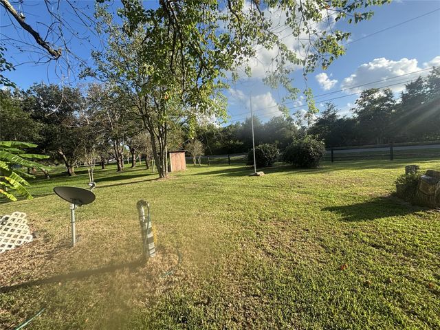 7823 Highland Road, Santa Fe, TX 77517