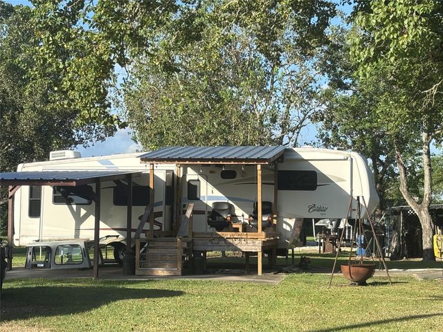 7823 Highland Road, Santa Fe, TX 77517