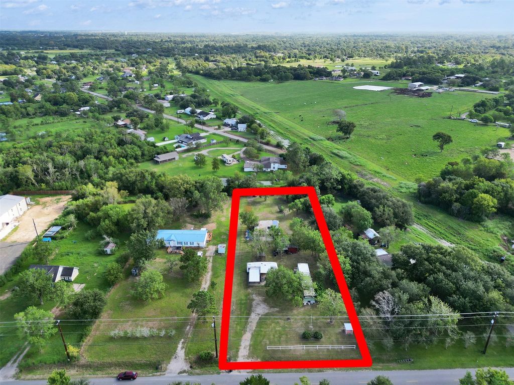 7823 Highland Road, Santa Fe, TX 77517
