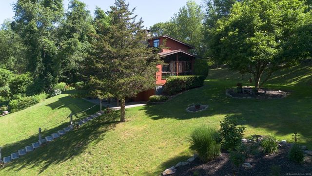 1023 N. Woodstock Road, Southbridge, MA 01550